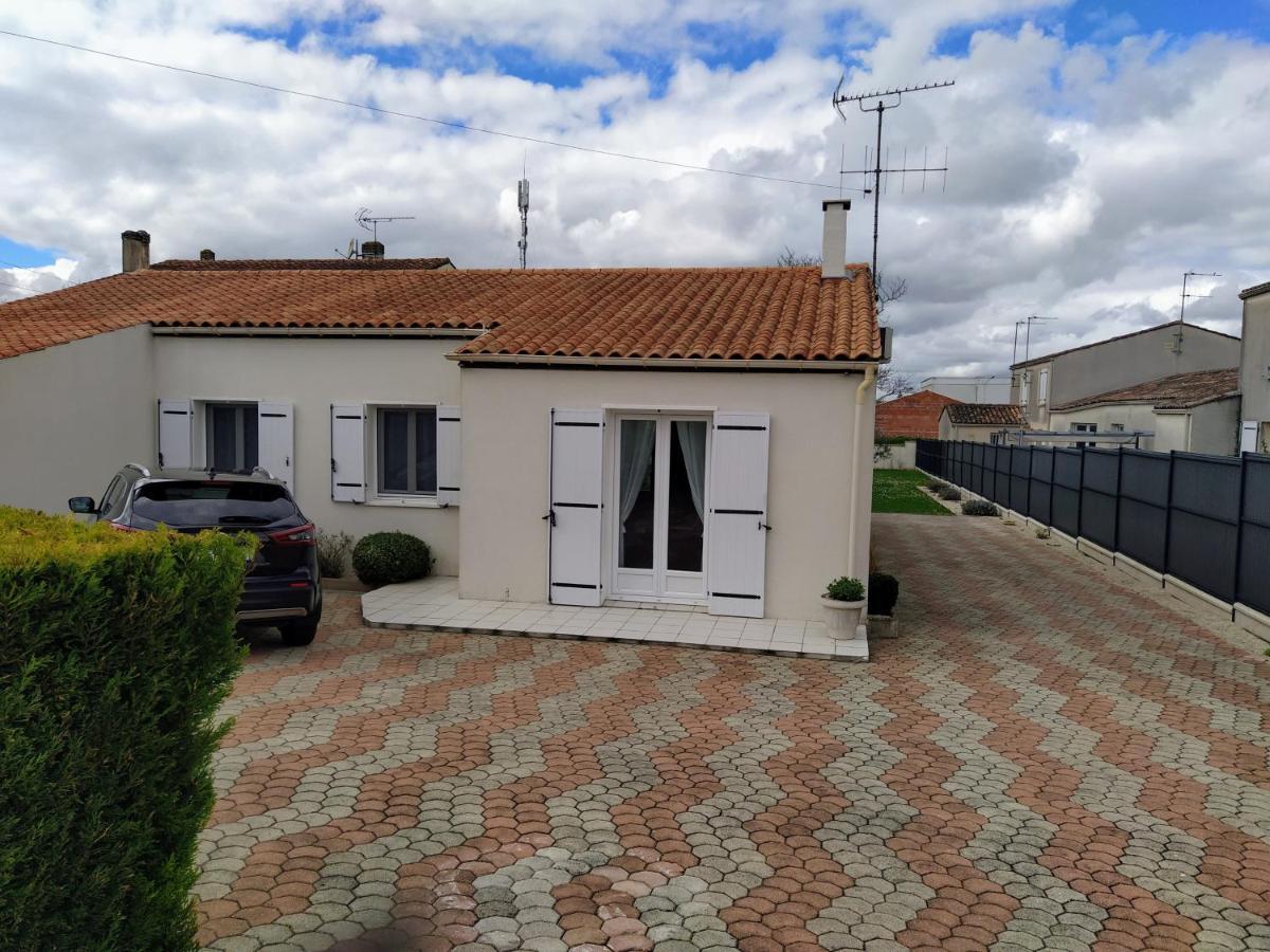 Maison Plain Pied Avec Jardin, Terrasse Et Veranda 干邑 外观 照片